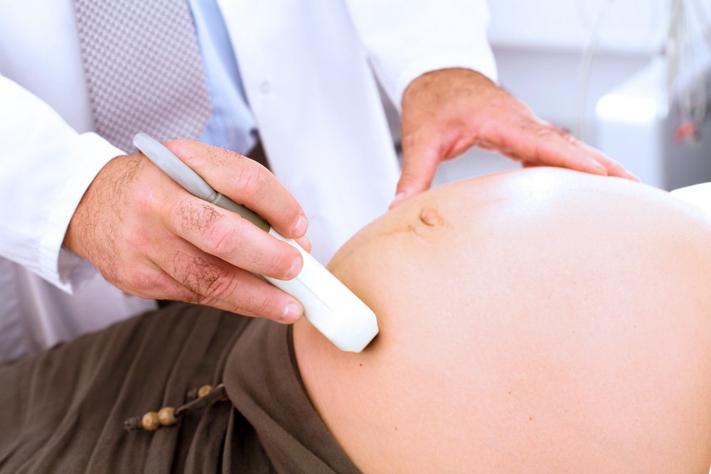 biophysical-profile-doctor-medical-device-ultra-sound-pregnant-woman | American Pregnancy Association