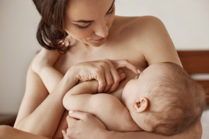 mother breastfeeding | American Pregnancy Association